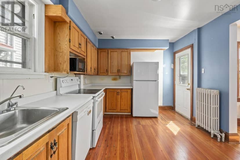 2031 Beech Street — photo 13 of 40