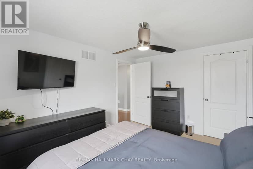 17 Armeda Clow Crescent — photo 29 of 39
