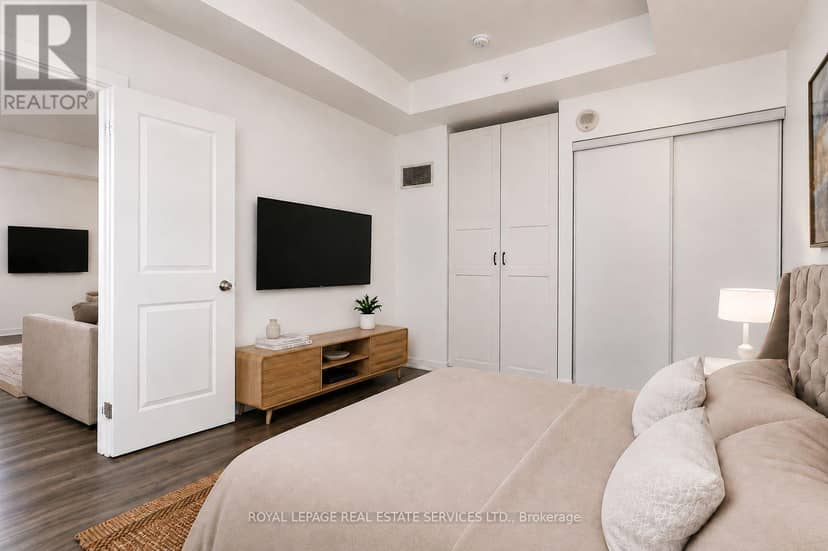 414 - 8 Fieldway Road — photo 12 of 28