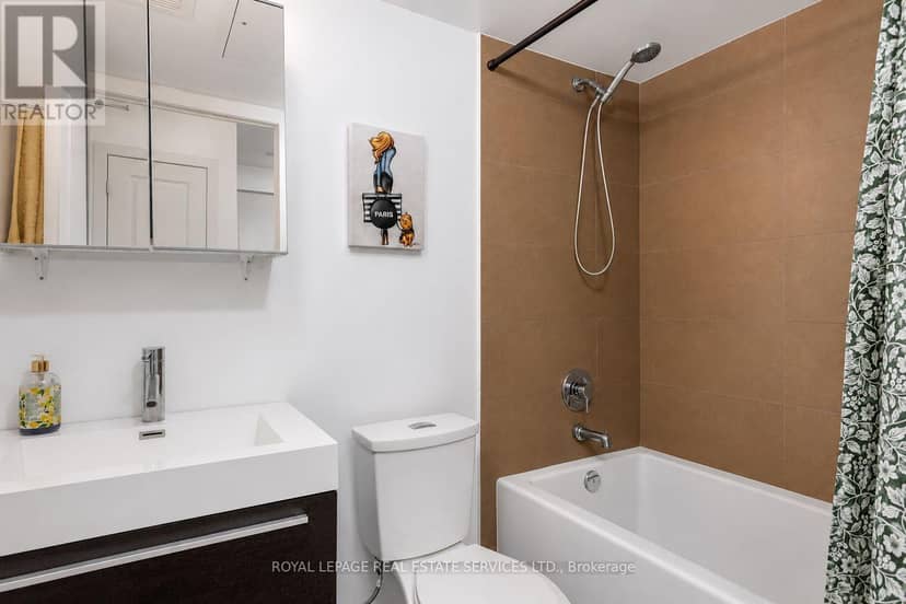 414 - 8 Fieldway Road — photo 14 of 28