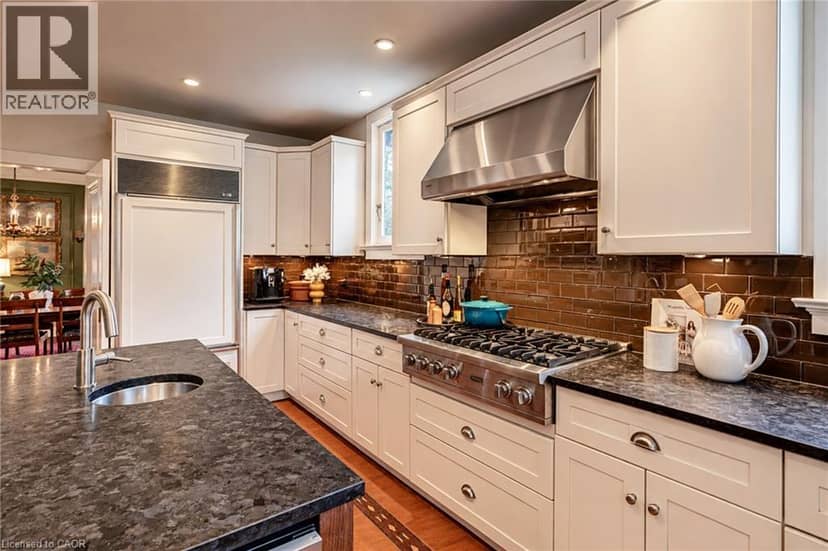 5 UNDERCLIFFE Avenue — photo 16 of 40
