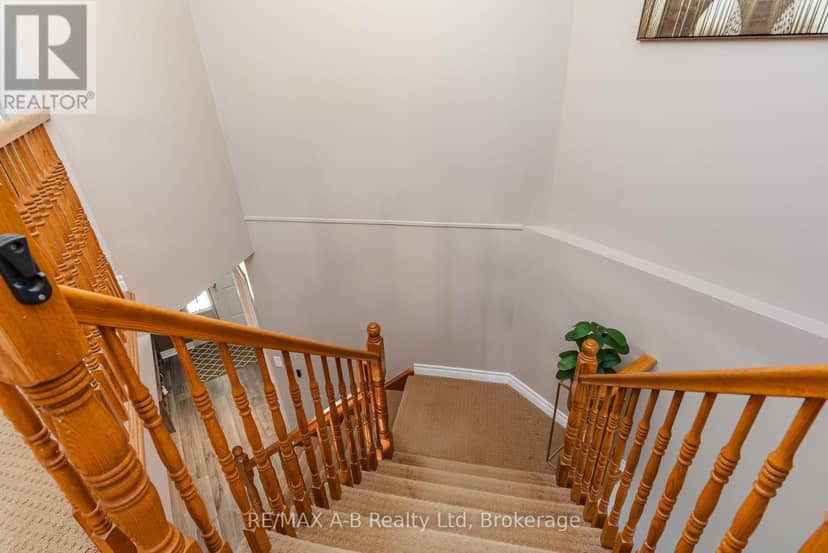 108 Walsh Crescent — photo 36 of 40