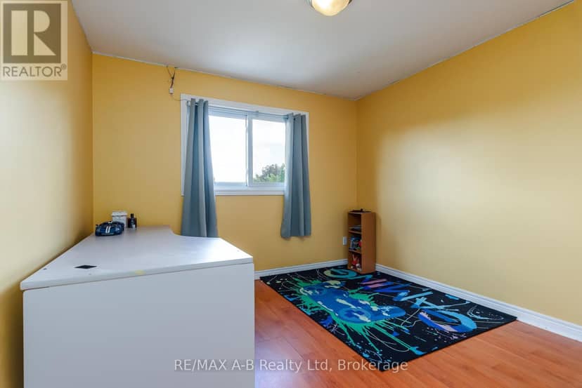 108 Walsh Crescent — photo 31 of 40