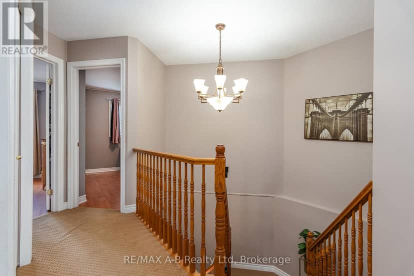 108 Walsh Crescent — photo 25 of 40