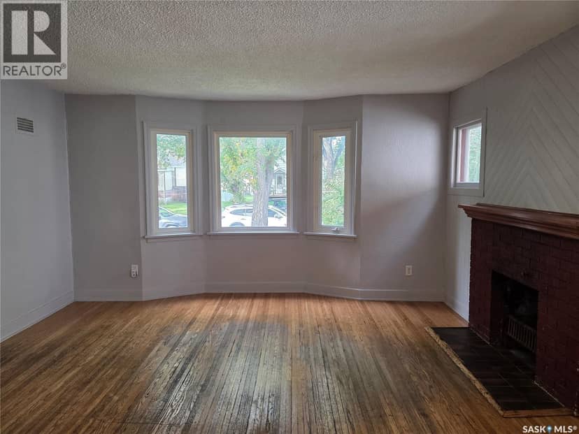1365 Princess Street — photo 4 of 32