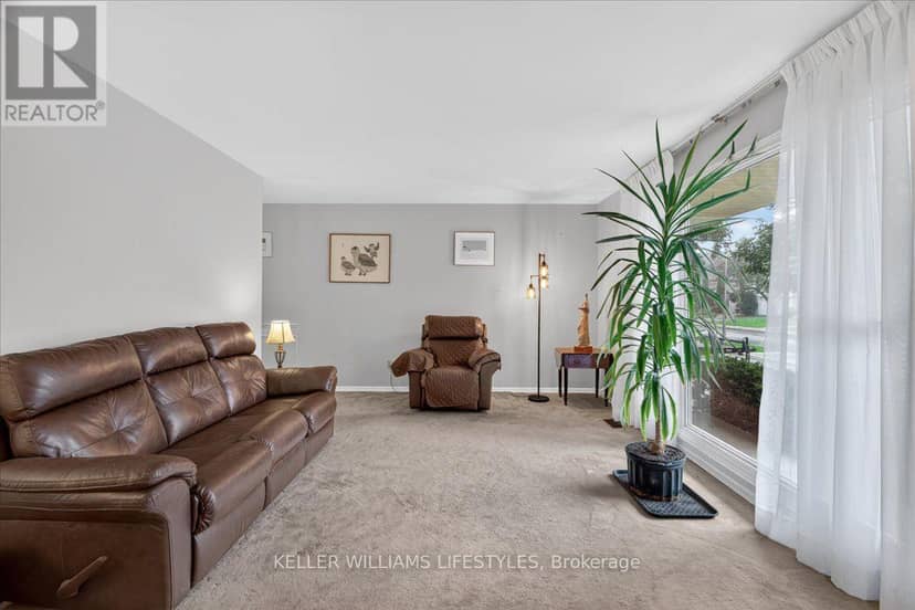 76 Fox Mill Crescent — photo 9 of 40