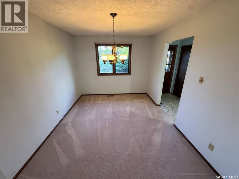 406 Centennial DRIVE — photo 9 of 39