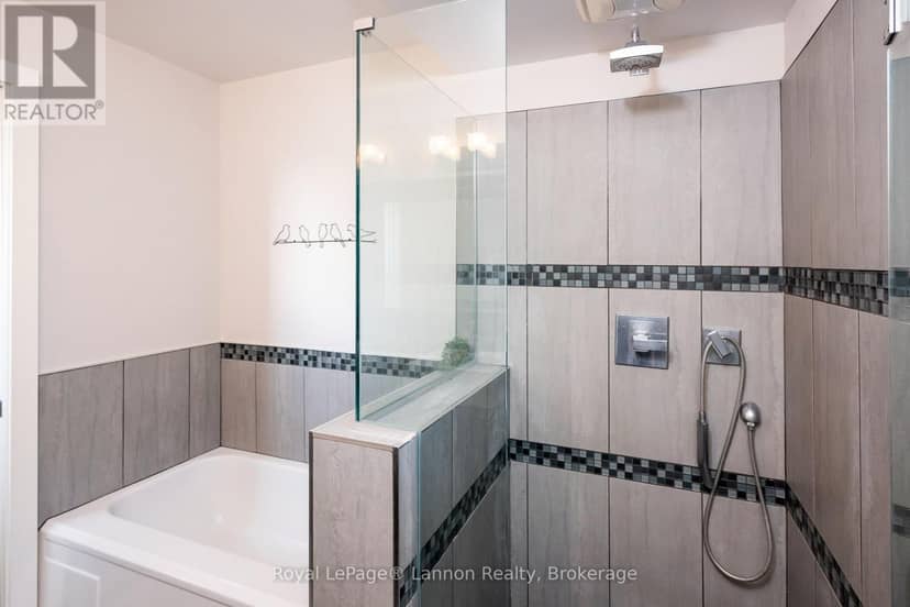 245 McComber Crescent — photo 23 of 40