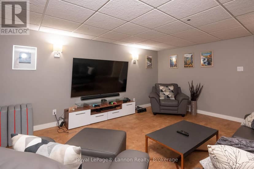 245 McComber Crescent — photo 34 of 40