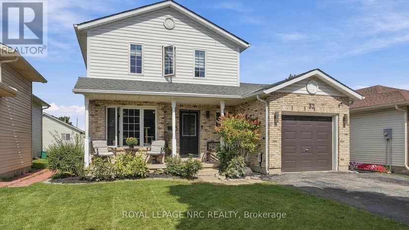 32 Poplar Crescent — photo 1 of 40