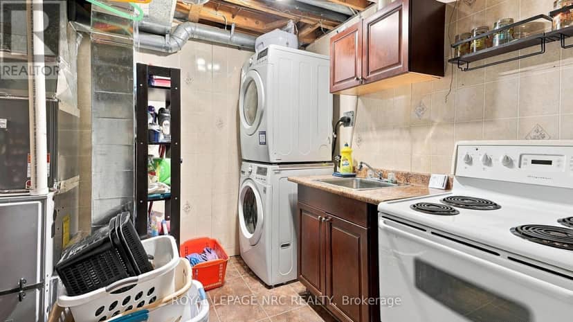 32 Poplar Crescent — photo 37 of 40
