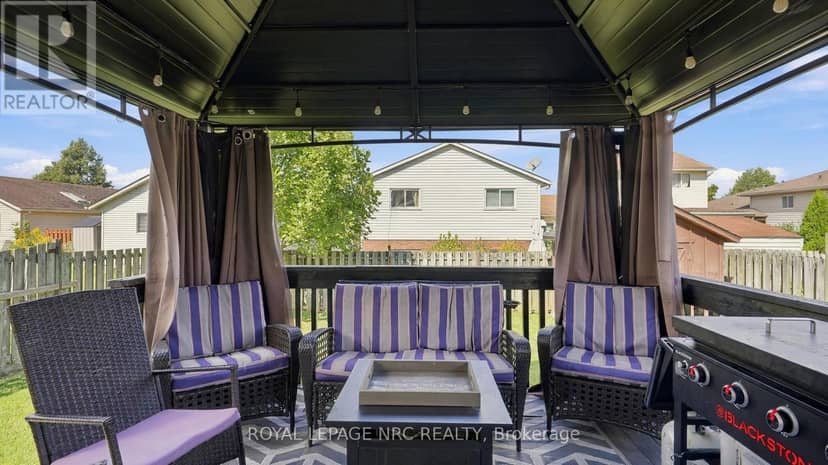 32 Poplar Crescent — photo 6 of 40