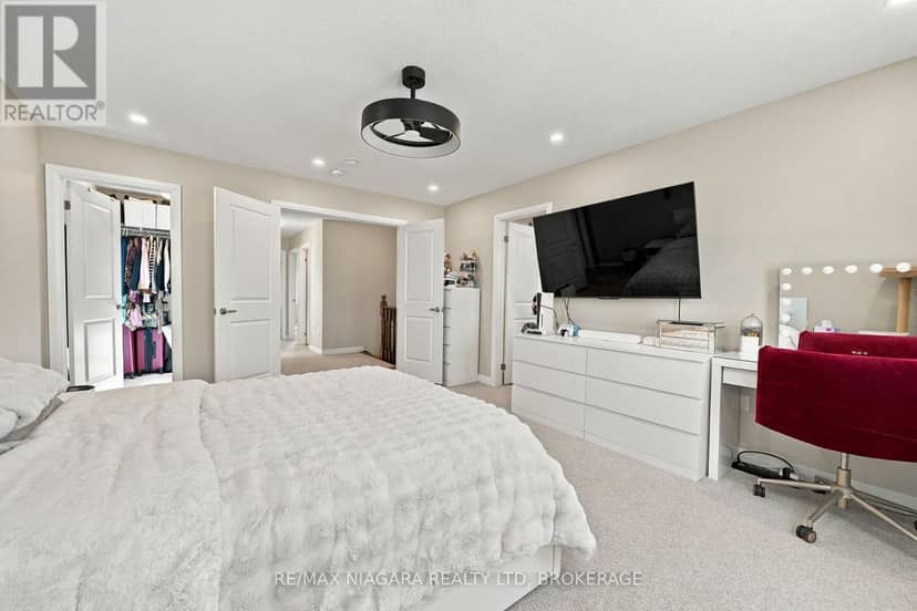 4032 Fracchioni Drive — photo 16 of 32