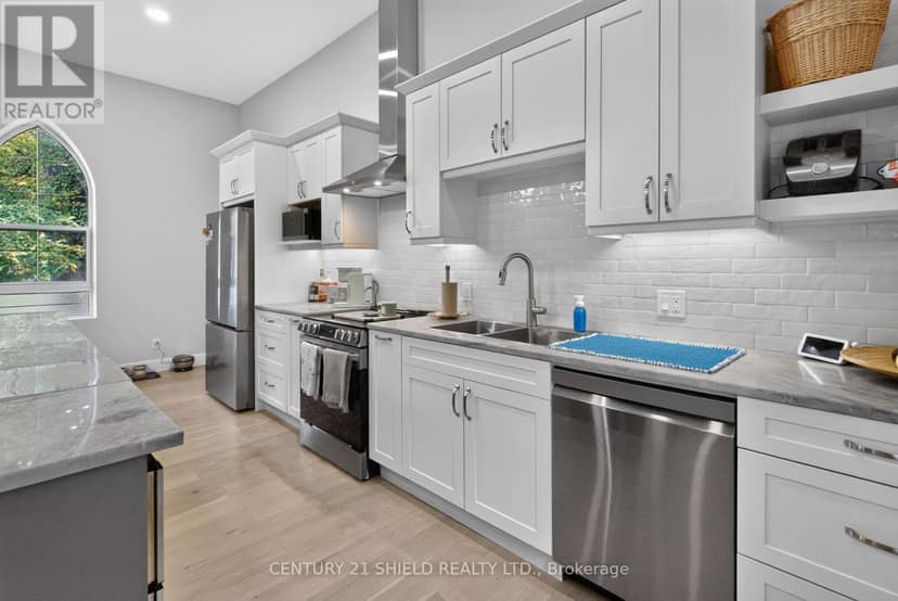 12 Maple Street — photo 22 of 40
