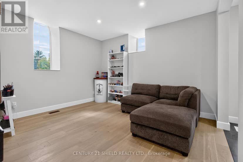 12 Maple Street — photo 37 of 40