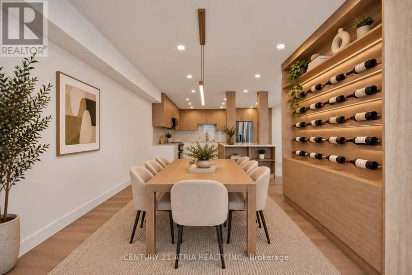 1004 - 33 Harbour Square — photo 15 of 39