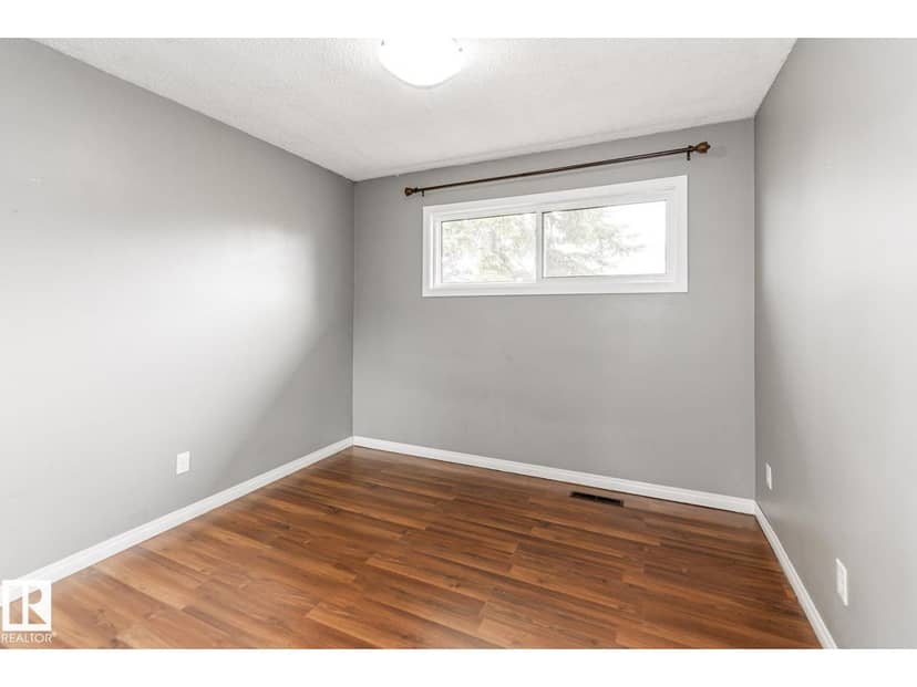 10551 53 AV NW NW — photo 12 of 23
