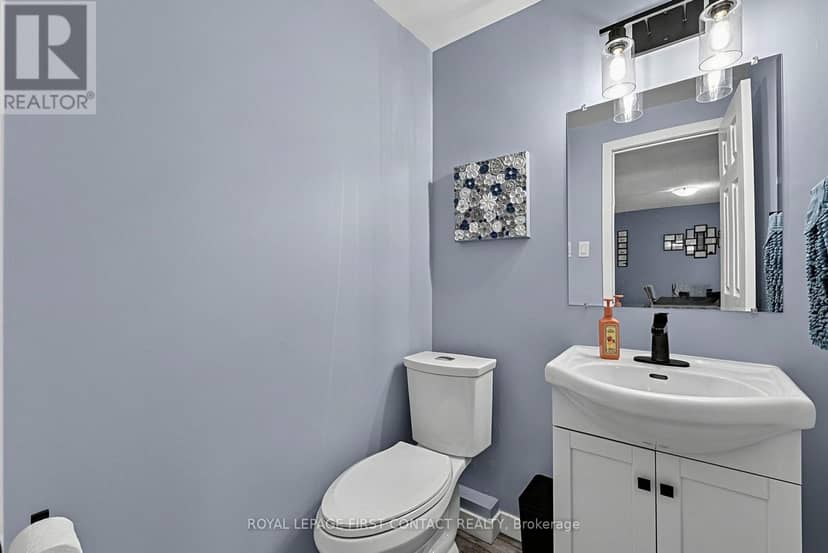 8 - 233 Innisfil Street — photo 12 of 25