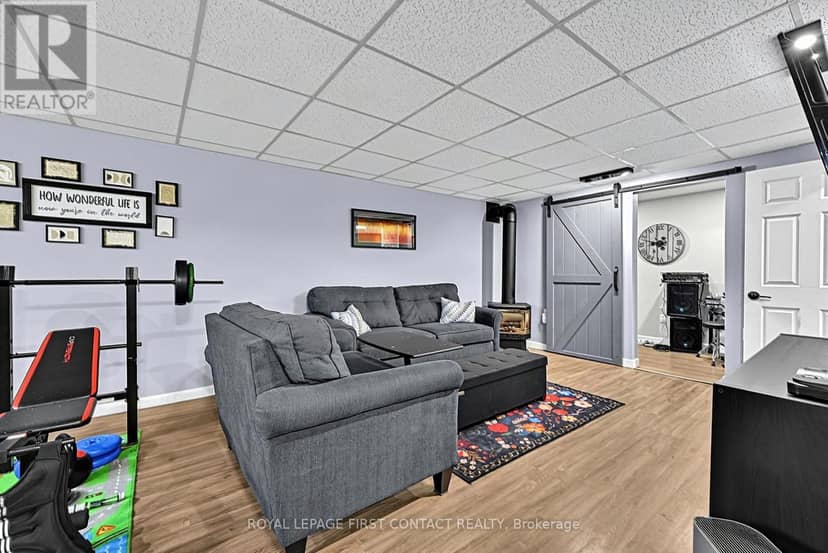 8 - 233 Innisfil Street — photo 17 of 25