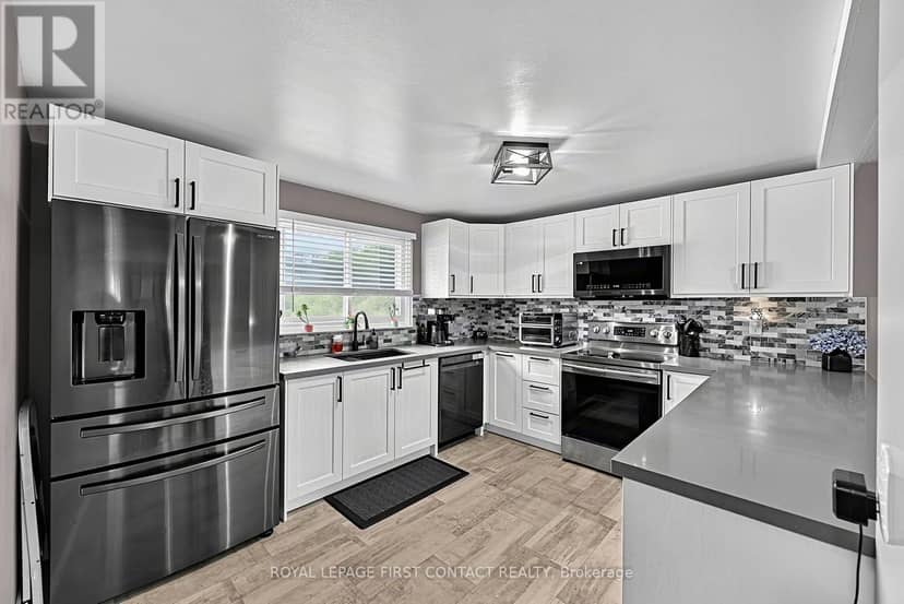 8 - 233 Innisfil Street — photo 3 of 25