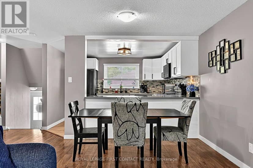 8 - 233 Innisfil Street — photo 8 of 25