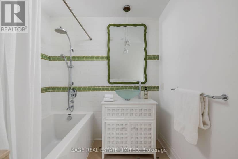 32 Edgewood Crescent — photo 38 of 40