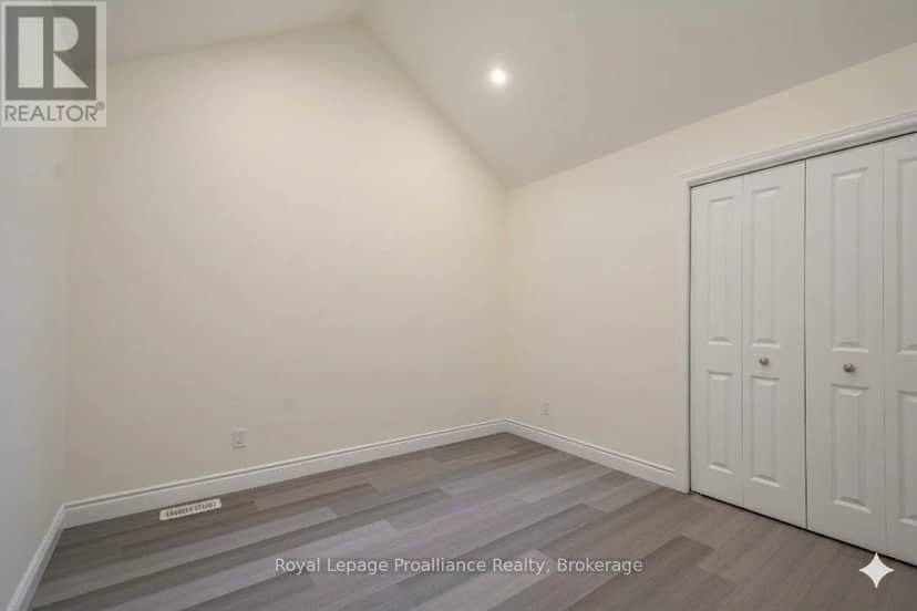121 Farrington Crescent — photo 13 of 23