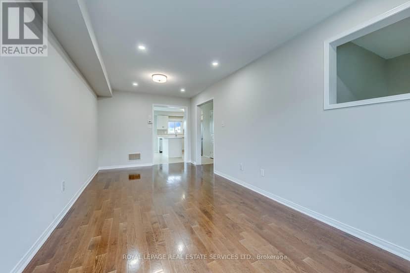 2418 Adamvale Crescent — photo 7 of 40