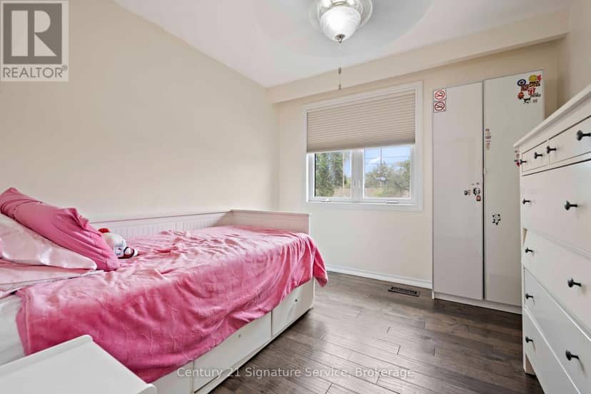 1563 Brentano Boulevard — photo 13 of 40