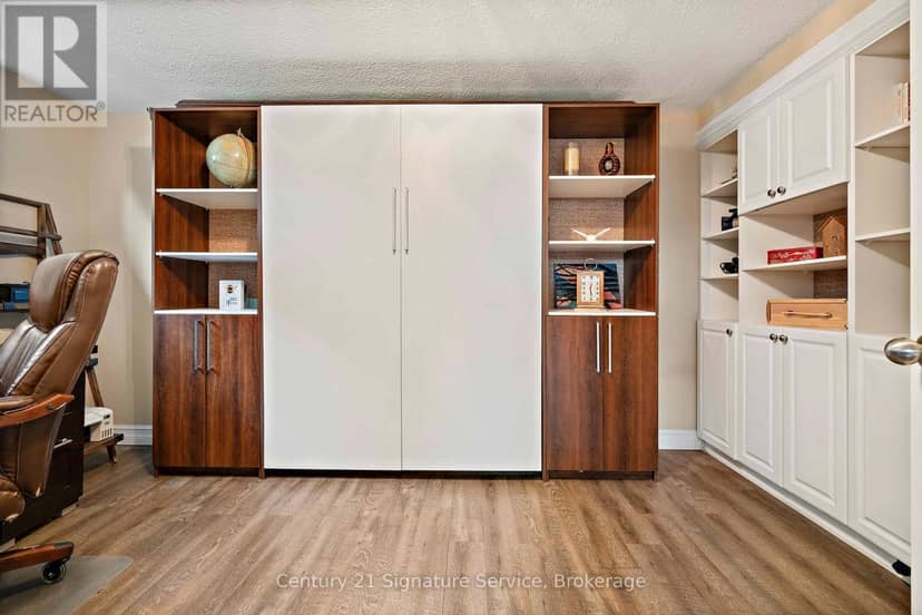 1563 Brentano Boulevard — photo 22 of 40