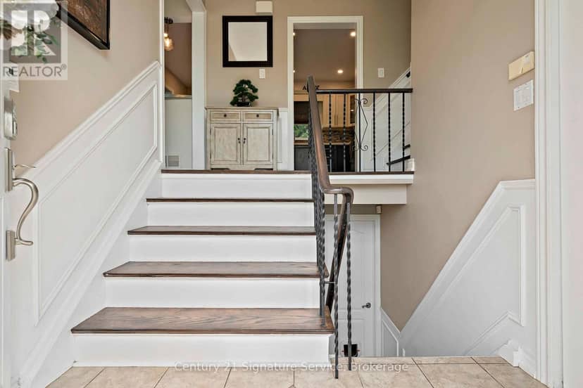 1563 Brentano Boulevard — photo 3 of 40