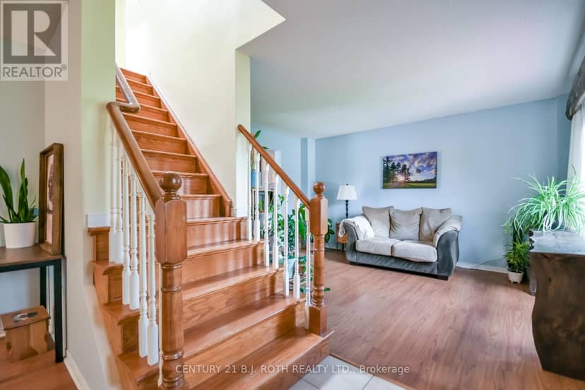 42 Farmstead Crescent — photo 15 of 38