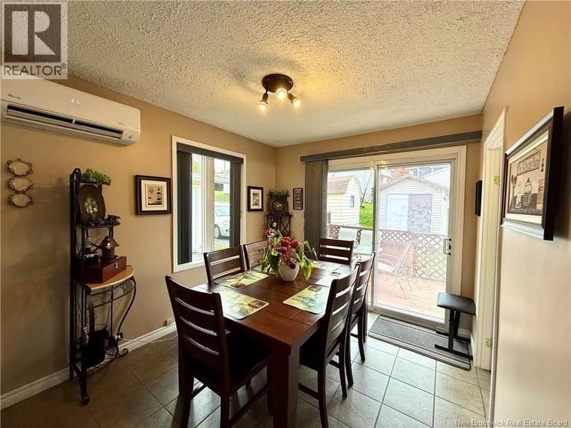 125 42e Avenue — photo 16 of 34