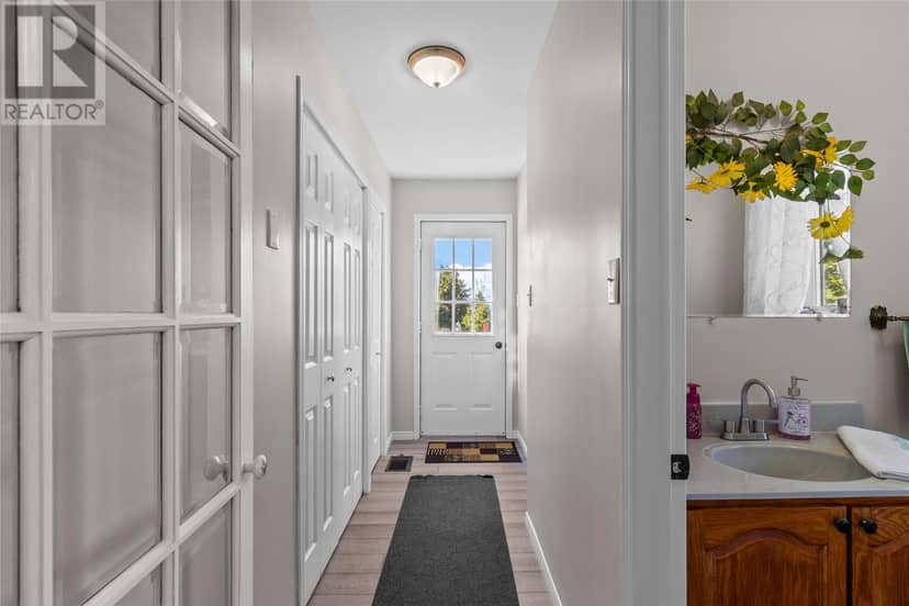 28 Dawes Hill Road — photo 7 of 40