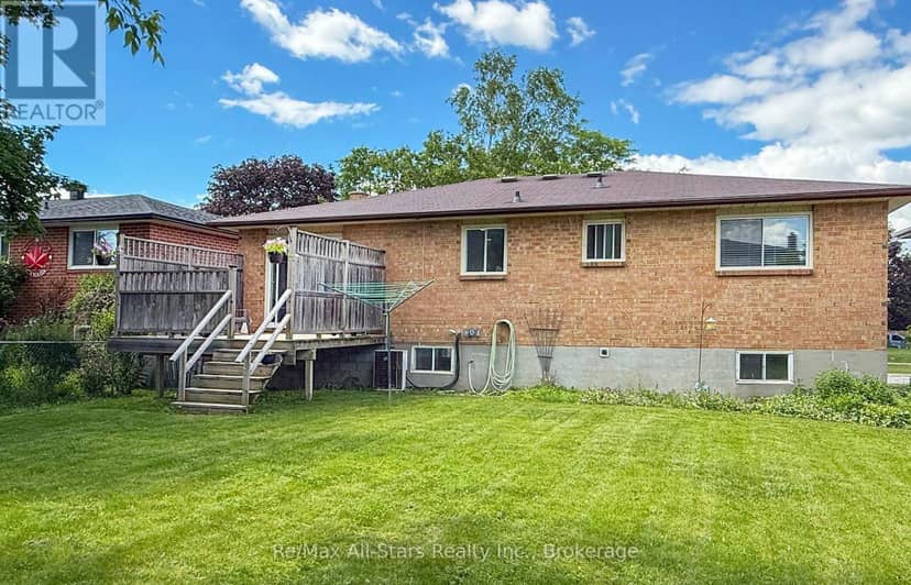 39 Applewood Crescent — photo 30 of 40