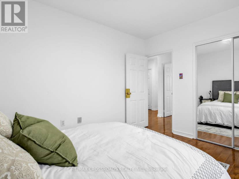 407 - 8 Kingsbridge Court — photo 16 of 25