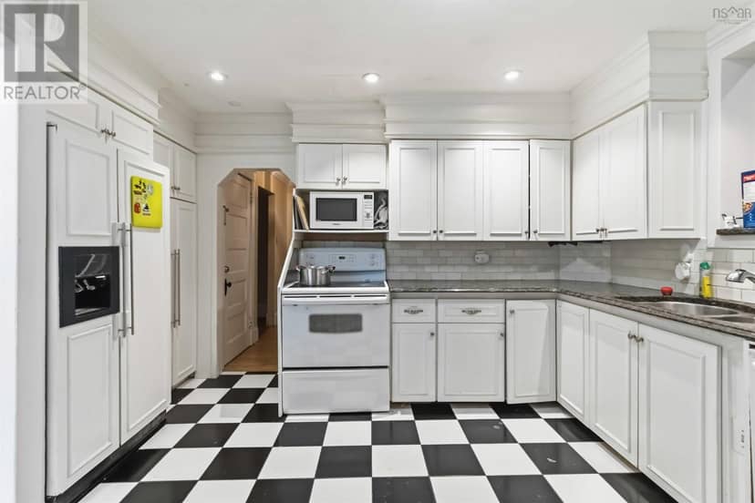 1793 Oxford Street — photo 25 of 40