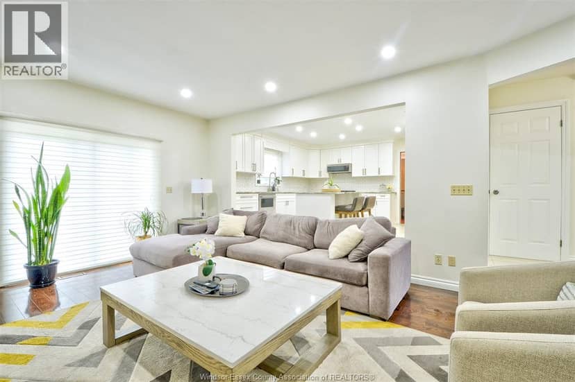 2300 Santo DRIVE — photo 15 of 40