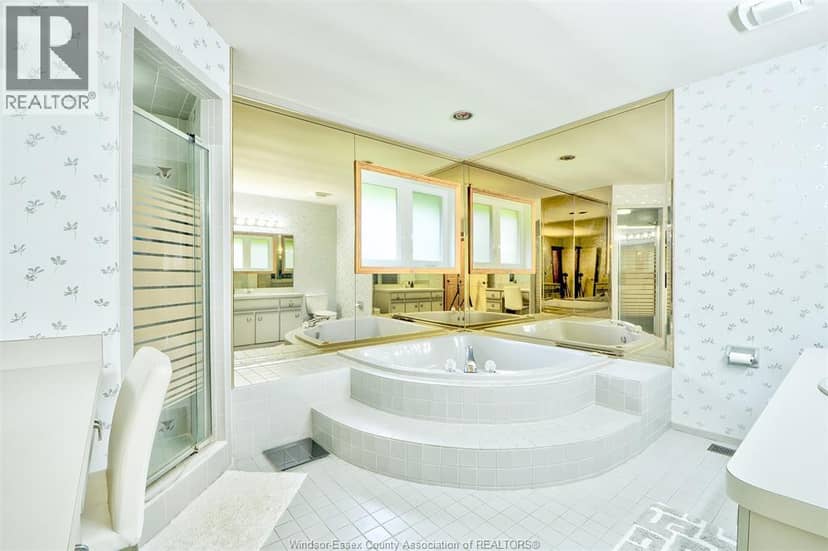 2300 Santo DRIVE — photo 34 of 40