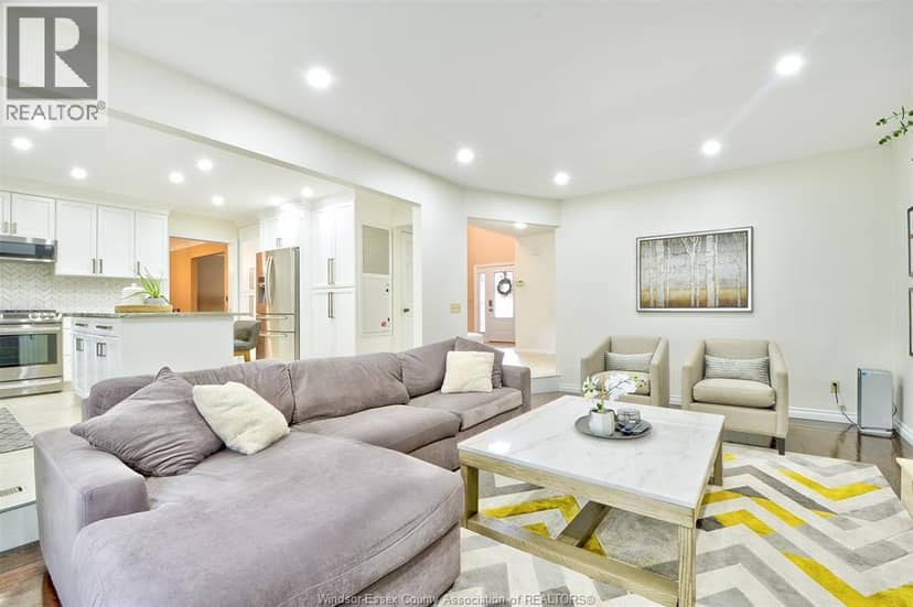 2300 Santo DRIVE — photo 17 of 40