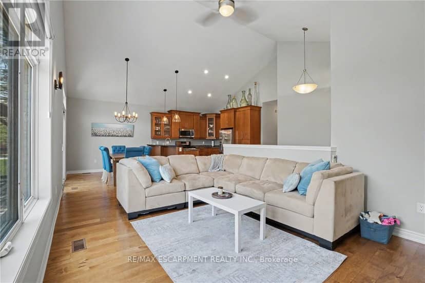 12 Silverwood Avenue — photo 22 of 40