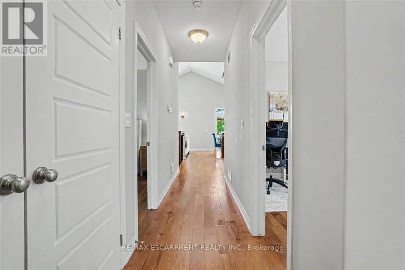 12 Silverwood Avenue, Welland, photo 7