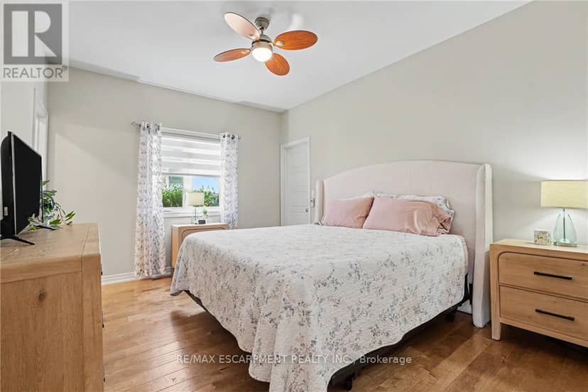 12 Silverwood Avenue — photo 9 of 40