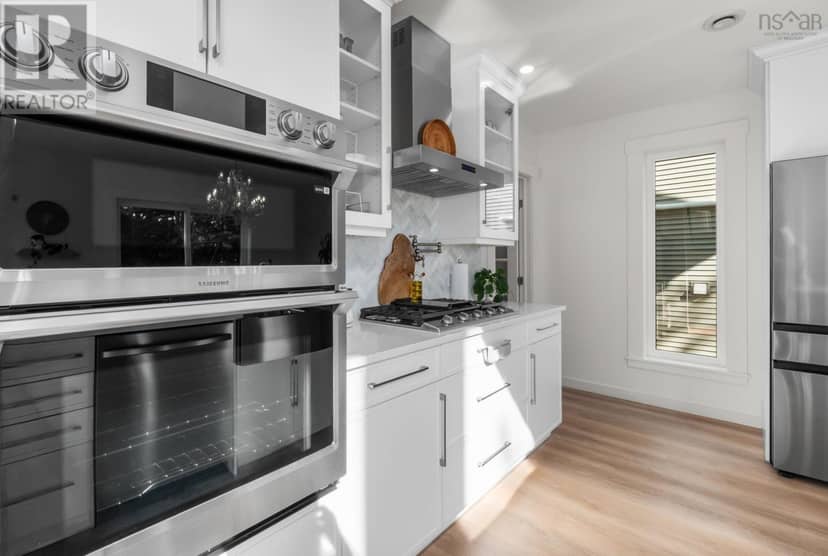 51 Capstone Crescent — photo 11 of 40