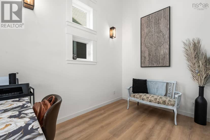 51 Capstone Crescent — photo 4 of 40