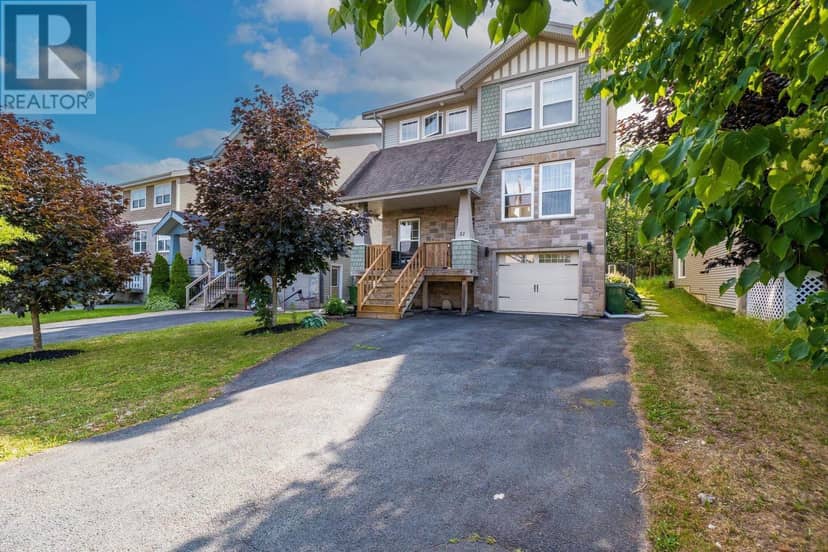 51 Capstone Crescent — photo 2 of 40