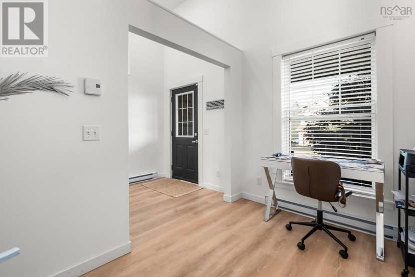 51 Capstone Crescent — photo 3 of 40