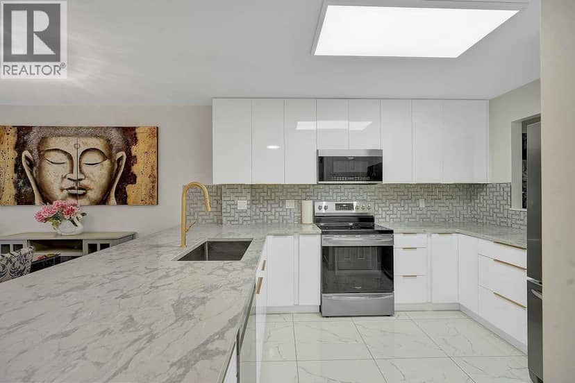 144 SHORELINE CIRCLE, Port Moody
