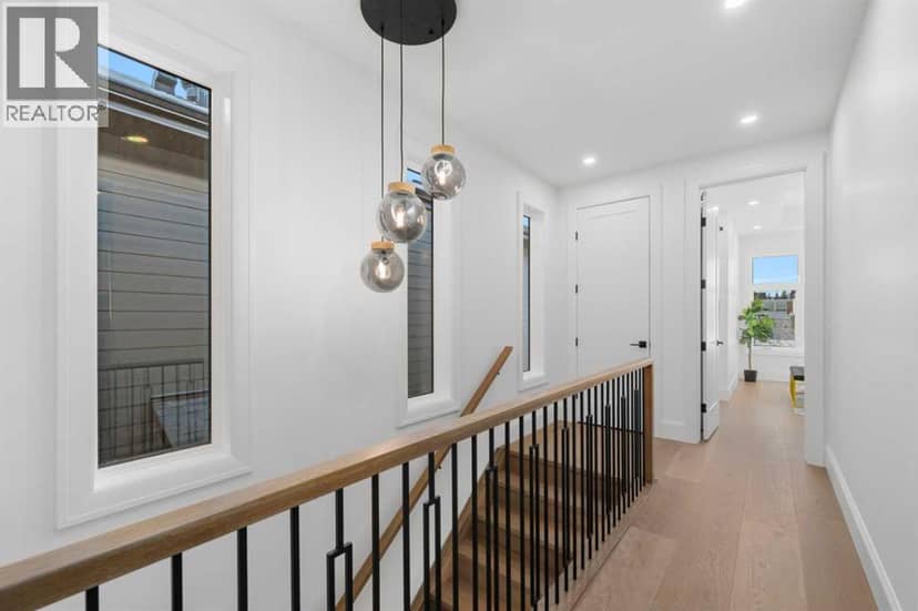2232 30 Avenue SW — photo 9 of 23