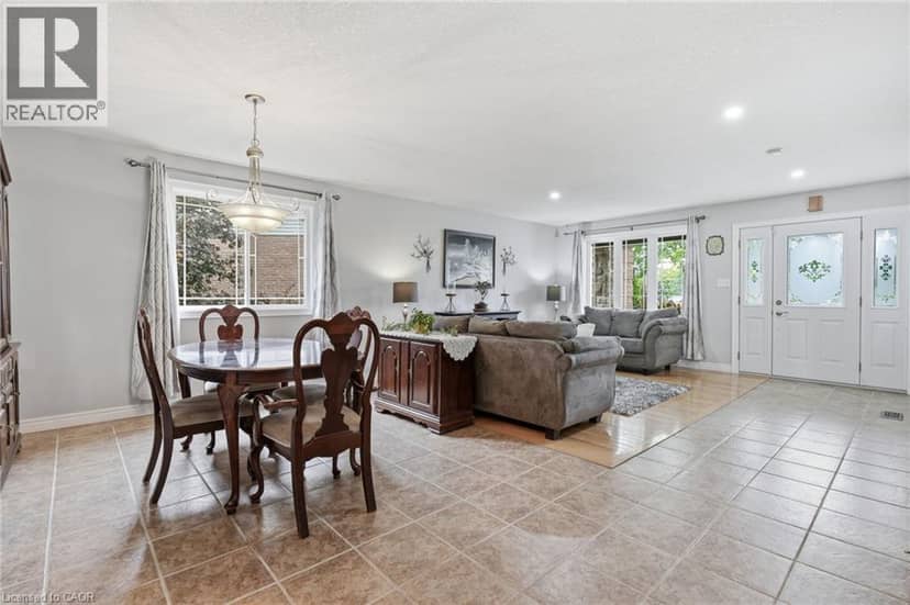 125 LANGLAW Drive, Cambridge, photo 7